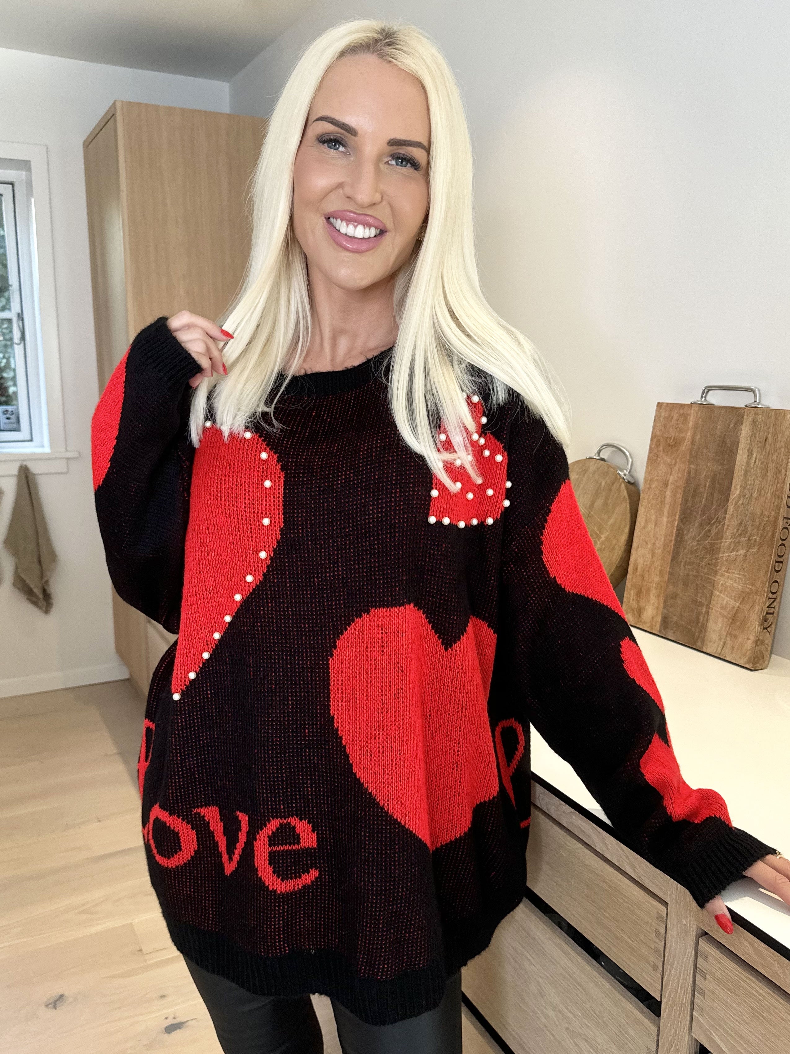 Valeria - Sød strikbluse med hjerter og perler